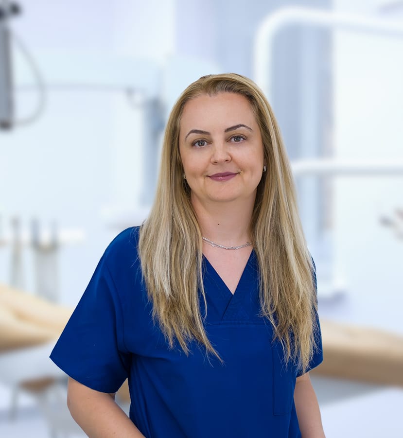 Dr. Ioana Apostol